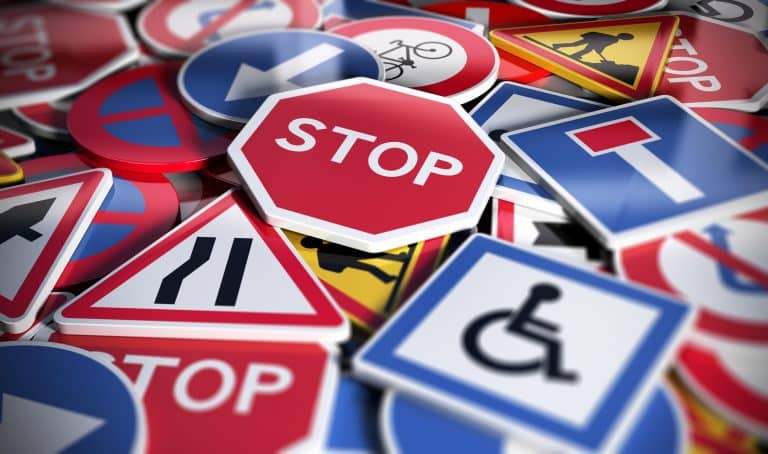 A Paris, comment préparer son code de la route gratuitement ?