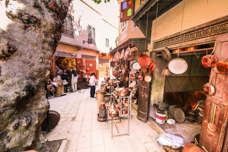 L&rsquo;évasion festive : Pourquoi la vie nocturne de Marrakech séduit les clubbers parisiens