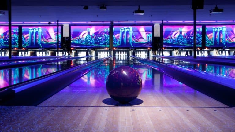 Paris la nuit : que diriez-vous d&rsquo;une soirée bowling ?