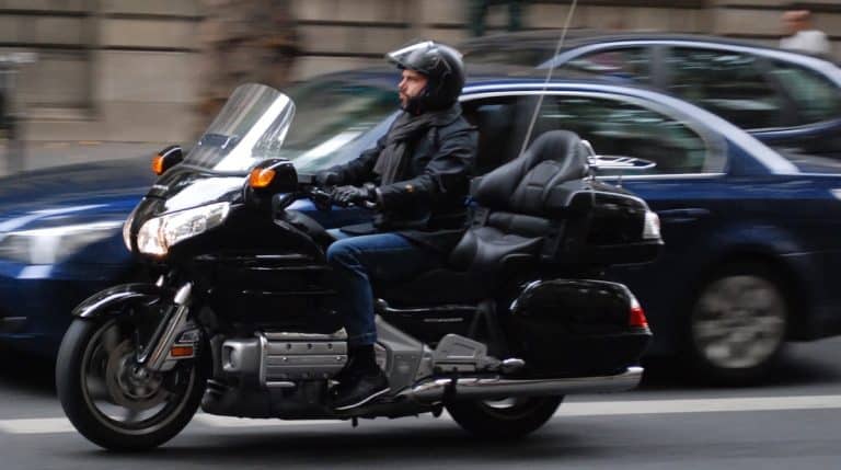 Les avantages d’un taxi moto pour se déplacer à Paris