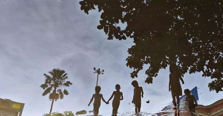 Quelles sont les balades urbaines incontournables à Paris ?