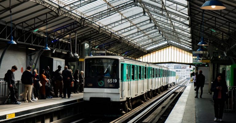 Quels sont les lieux et expériences alternatives à découvrir dans le Paris underground ?