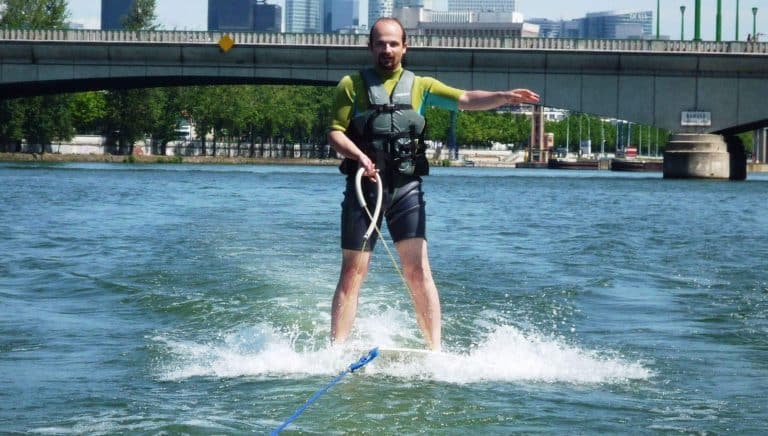 Glisse nautique sur la seine