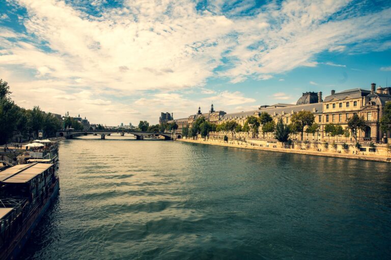 Paris depuis les quais de Seine : une autre perspective