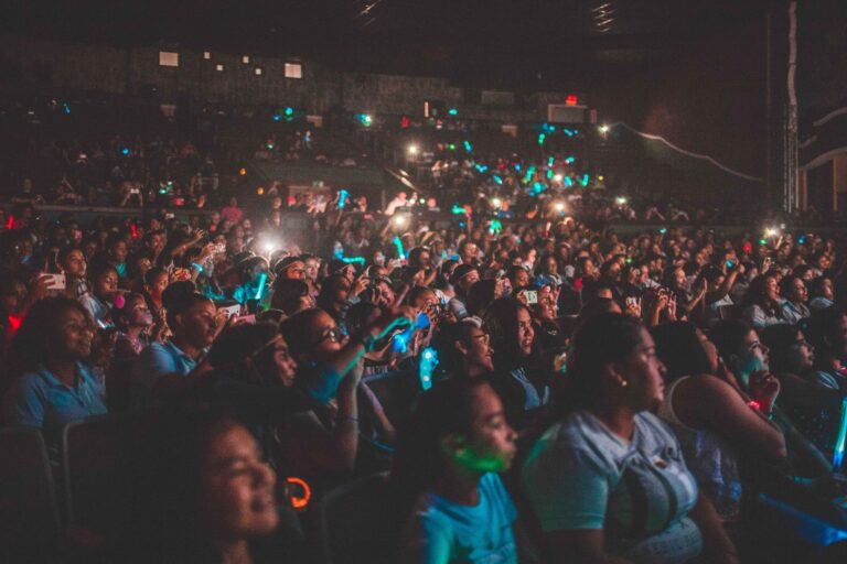 Paris en musique du monde : Où trouver les meilleurs concerts et festivals ?